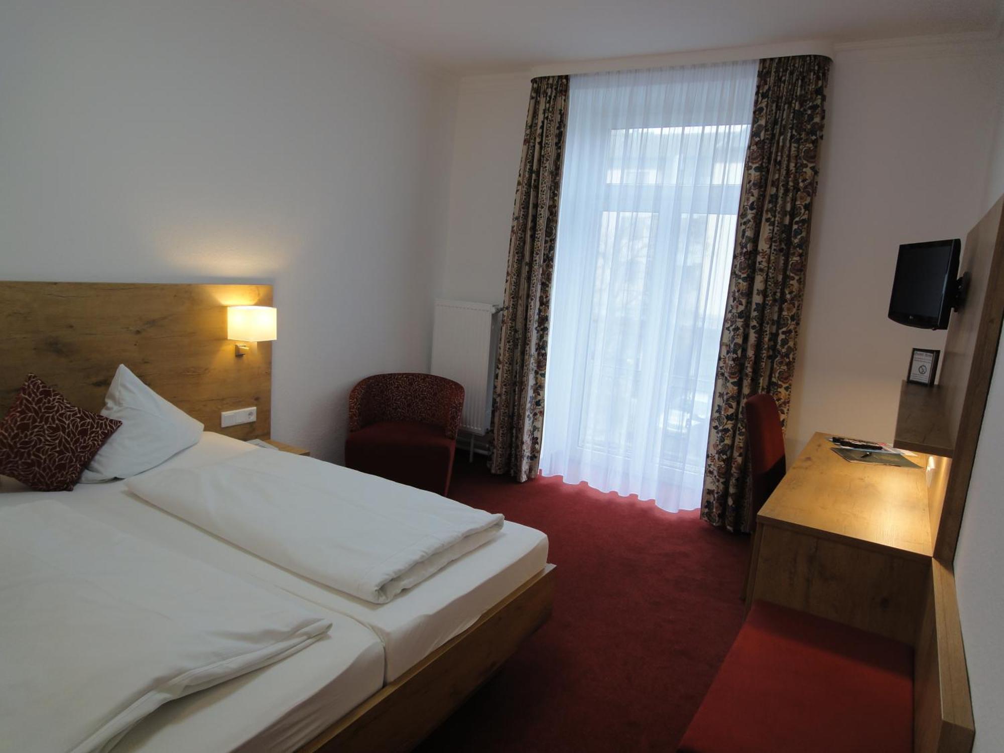 Hotel Krone 리라신겐보블린겐 객실 사진